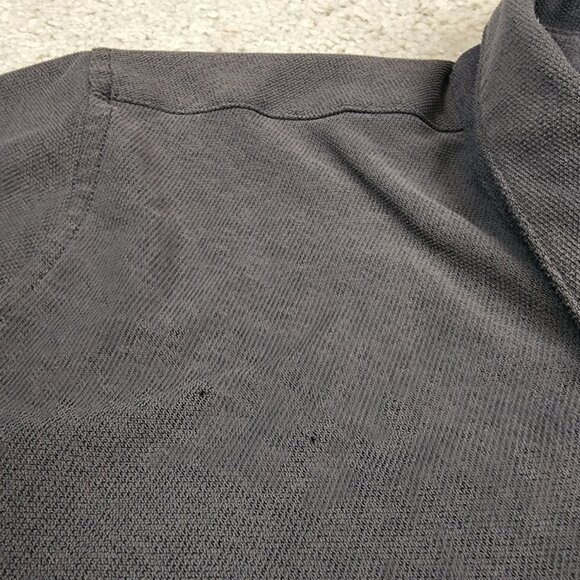 Vuori Short Sleeve Ace Button Down Charcoal Men Size Large Small Holes See Photo - Picture 9 of 12